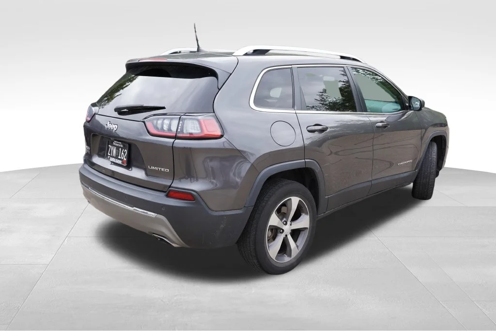 Used 2019 Granite Crystal Metallic Clearcoat Jeep Limited image 3