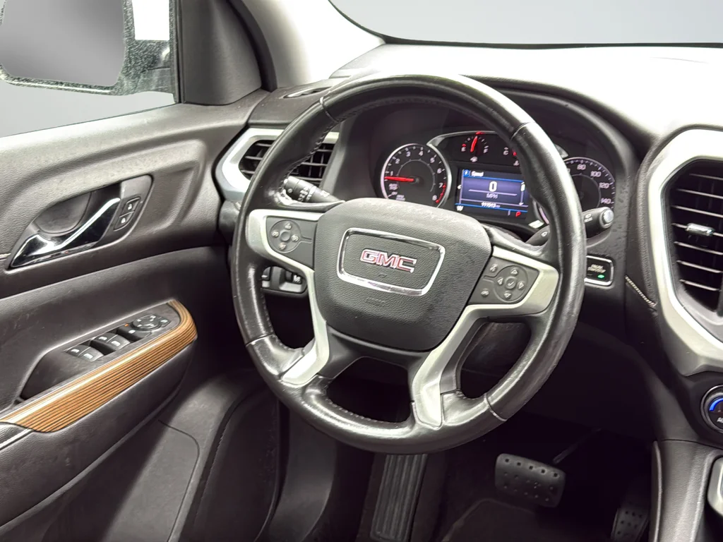 Used 2020 White GMC SLE image 42