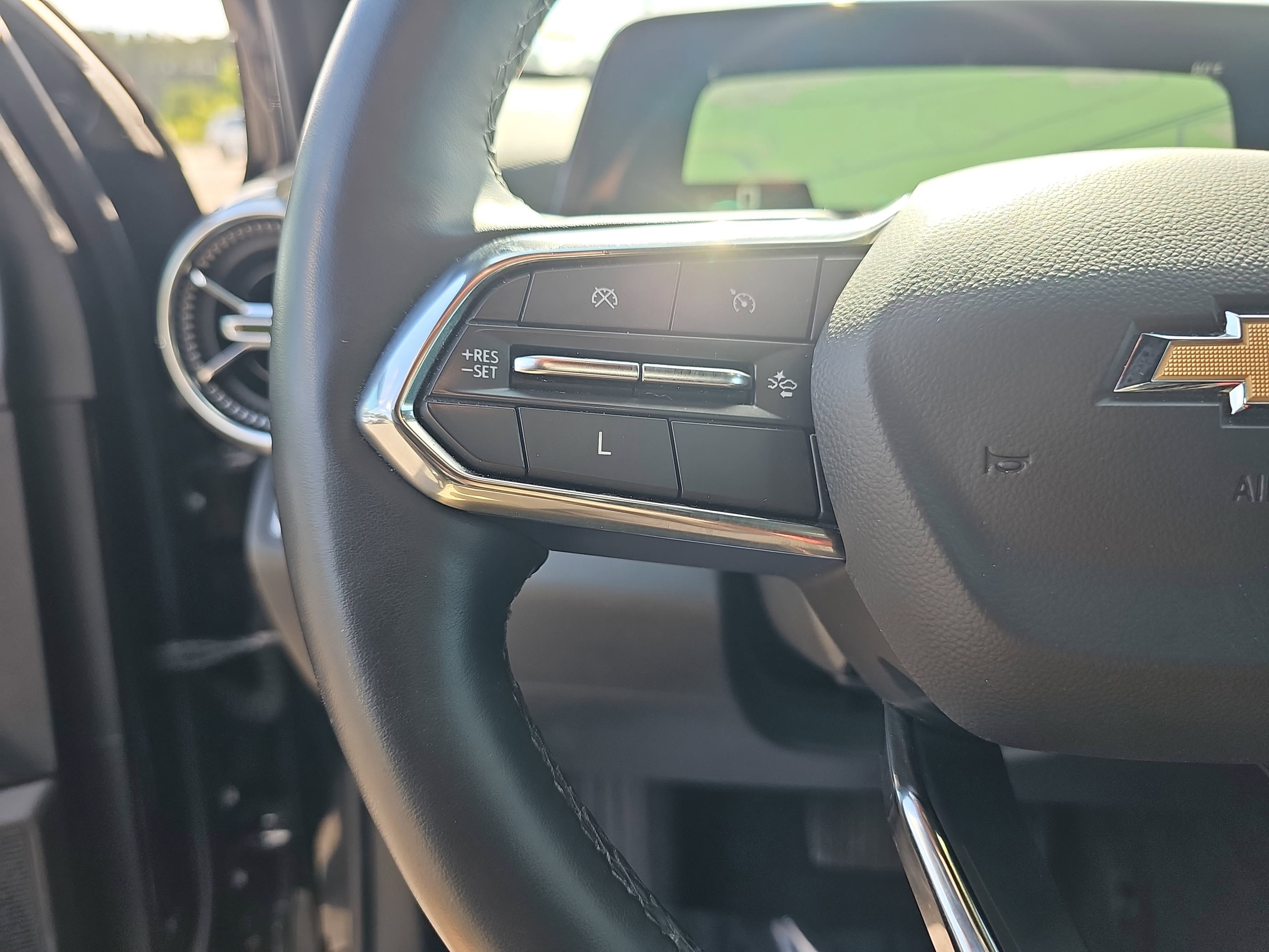 2025 Chevrolet Equinox LT - Photo 17