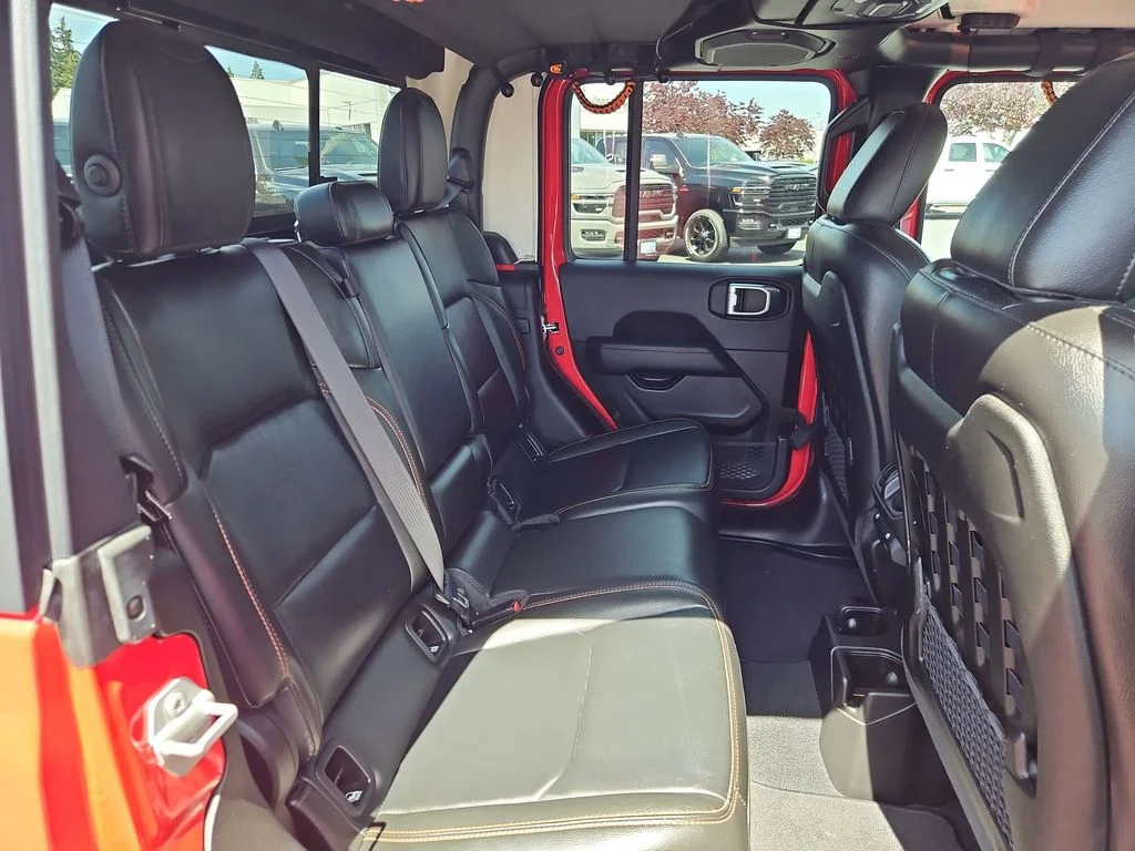 Used 2022 Firecracker Red Clearcoat Jeep Mojave image 27