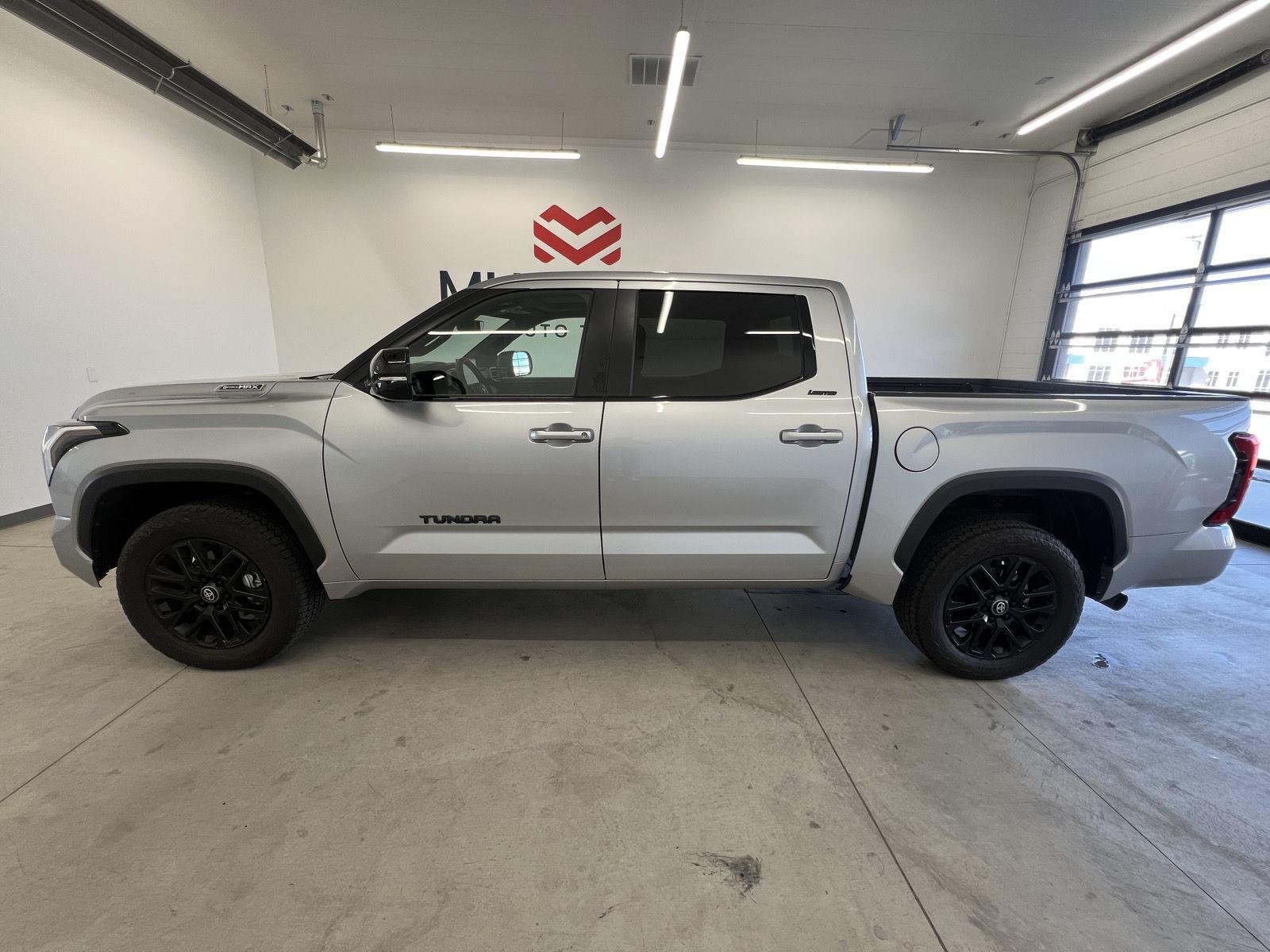 2025 Toyota Tundra Limited - Photo 8