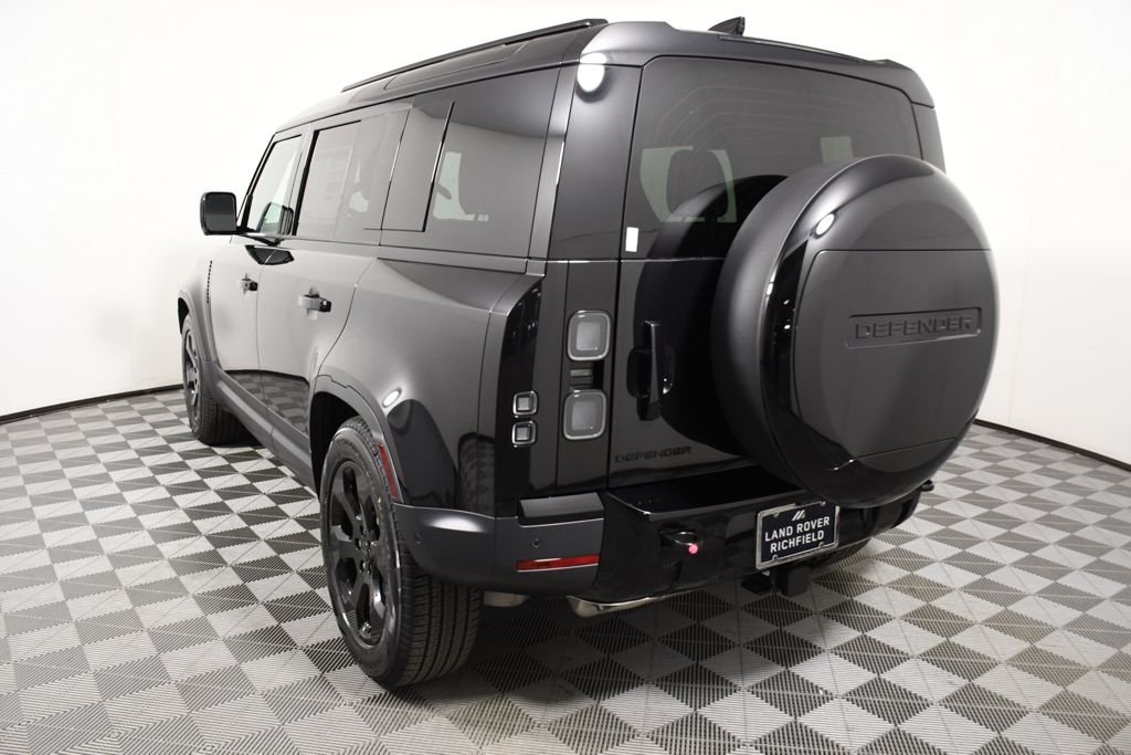 New 2026 Santorini Blk Land Rover S image 4