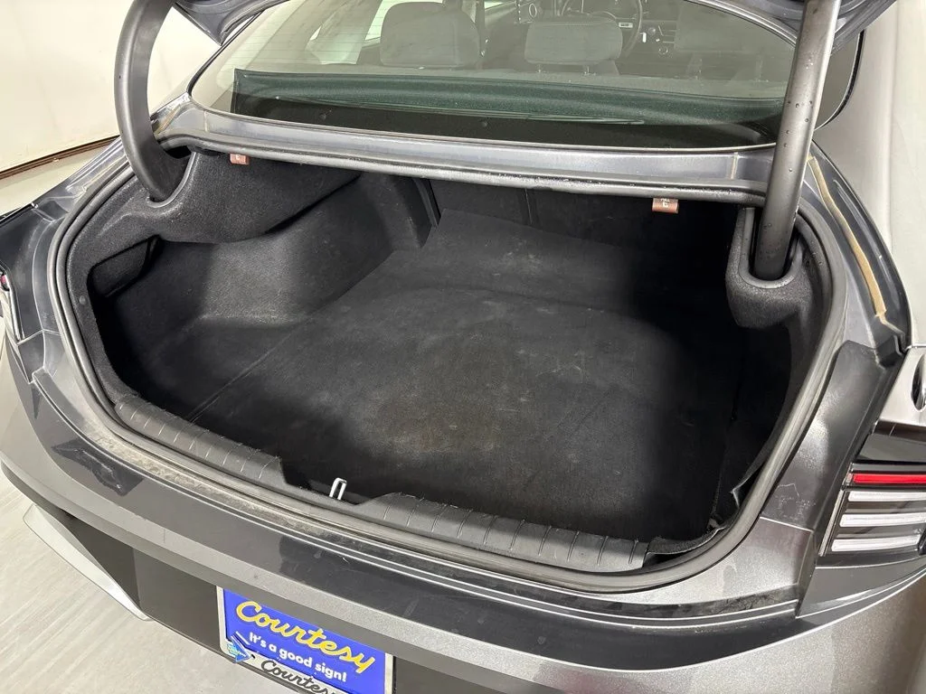 Used 2025 Gray Hyundai SEL image 15