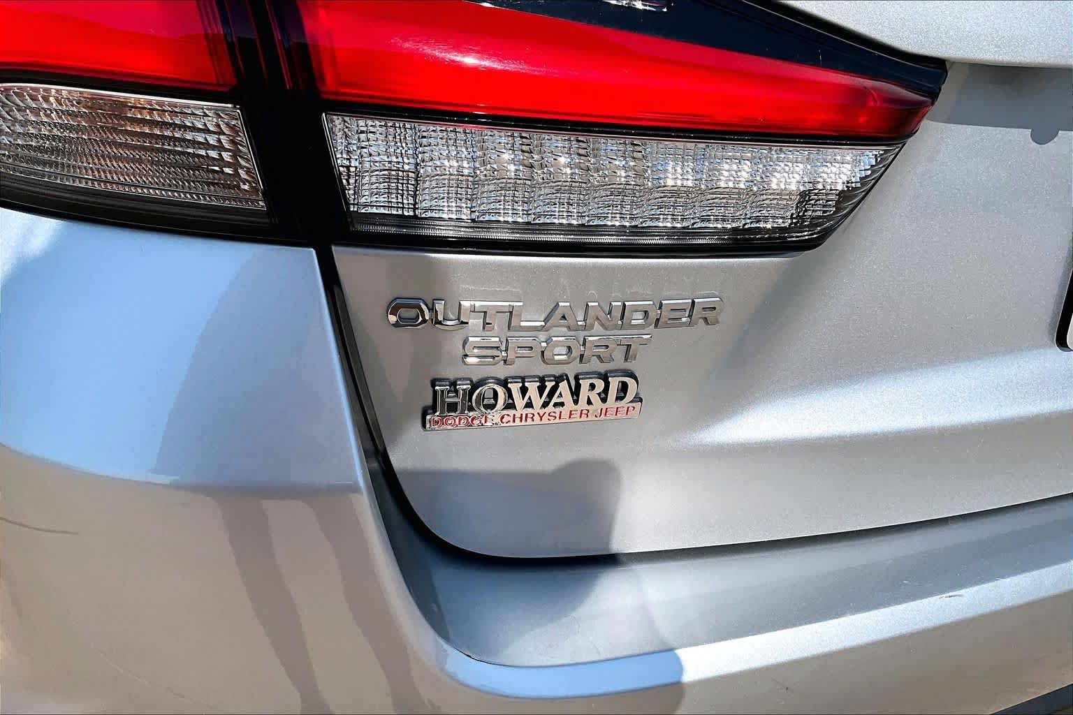 Used 2025 Alloy Silver Metallic Mitsubishi SE image 18