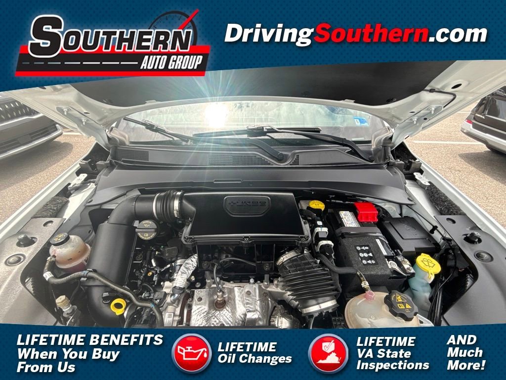 Used 2024 White Jeep Latitude image 1