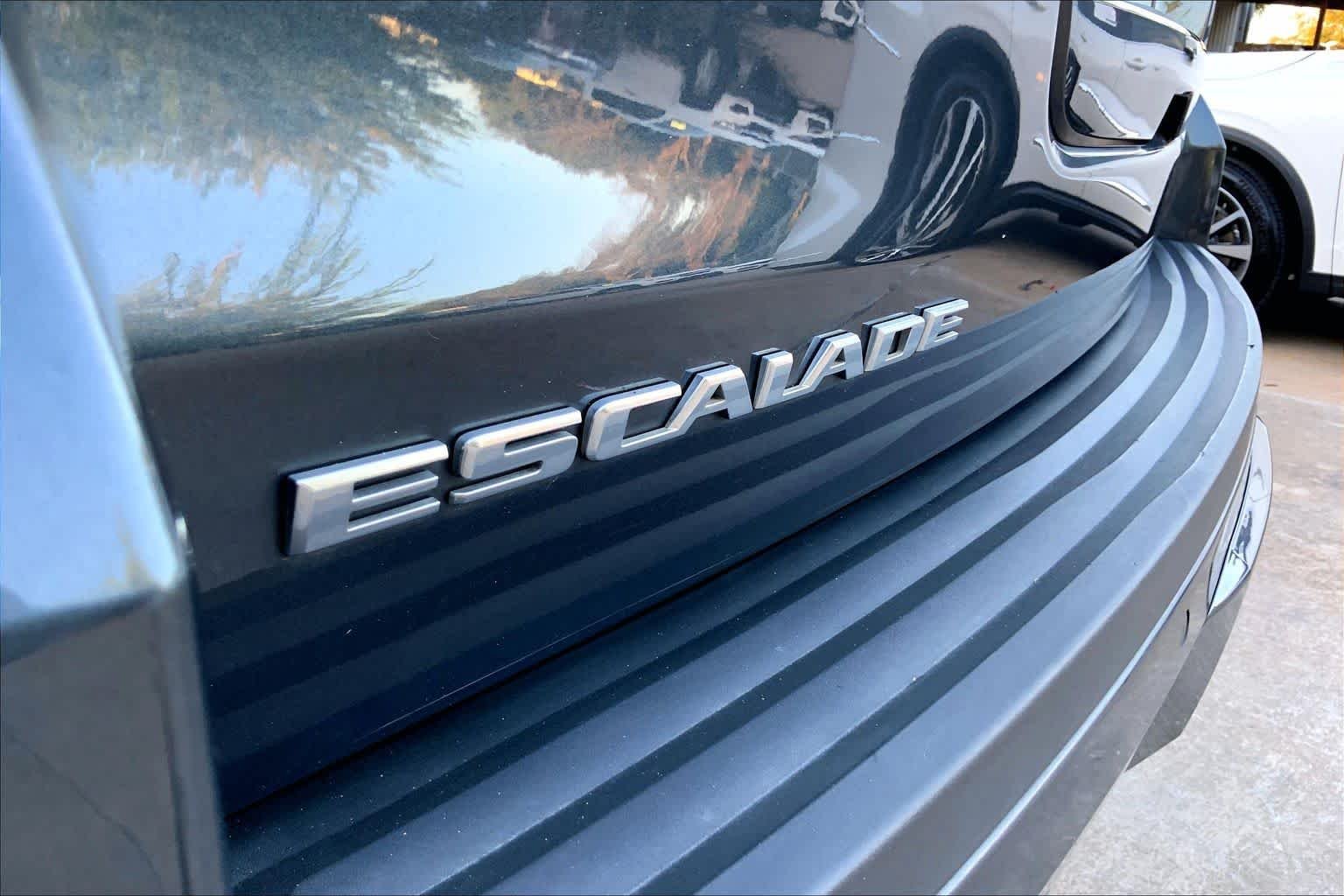Used 2020 Shadow Metallic Cadillac Premium Luxury image 29