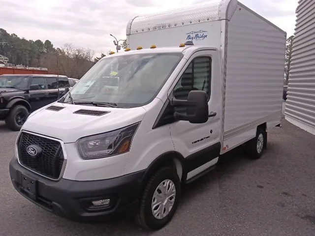 New 2026 Oxford White Ford Cutaway image 7