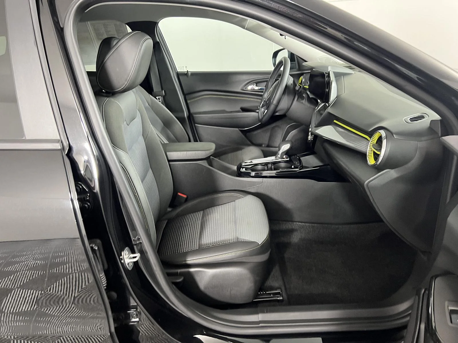 Used 2024 Mosaic Black Metallic Chevrolet LT image 7