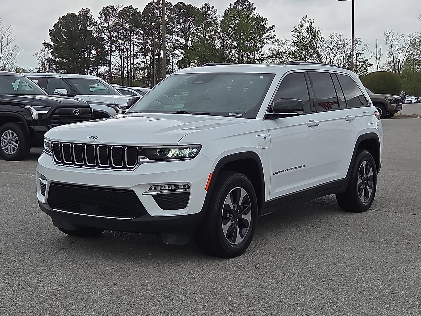 Used 2022 Jeep Grand Cherokee 4xe with VIN 1C4RJYB67N8757135 for sale in Rogers, AR