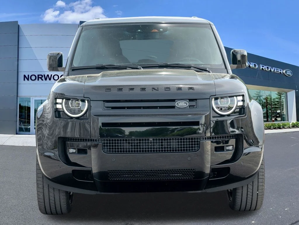 New 2026 Santorini Black Land Rover V8 image 2