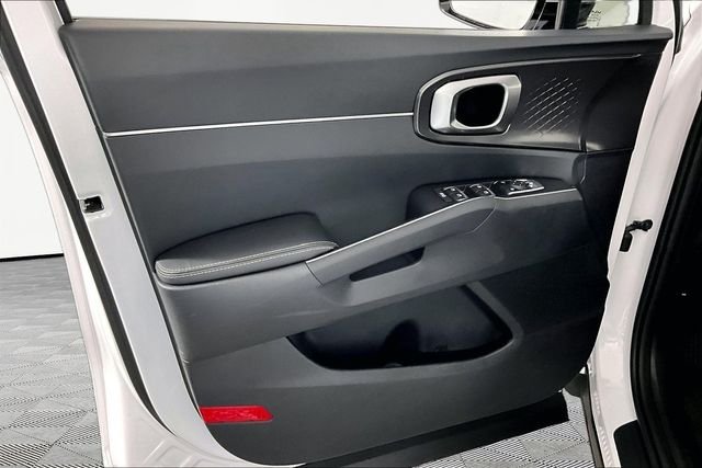 Used 2026 White Kia LX image 19