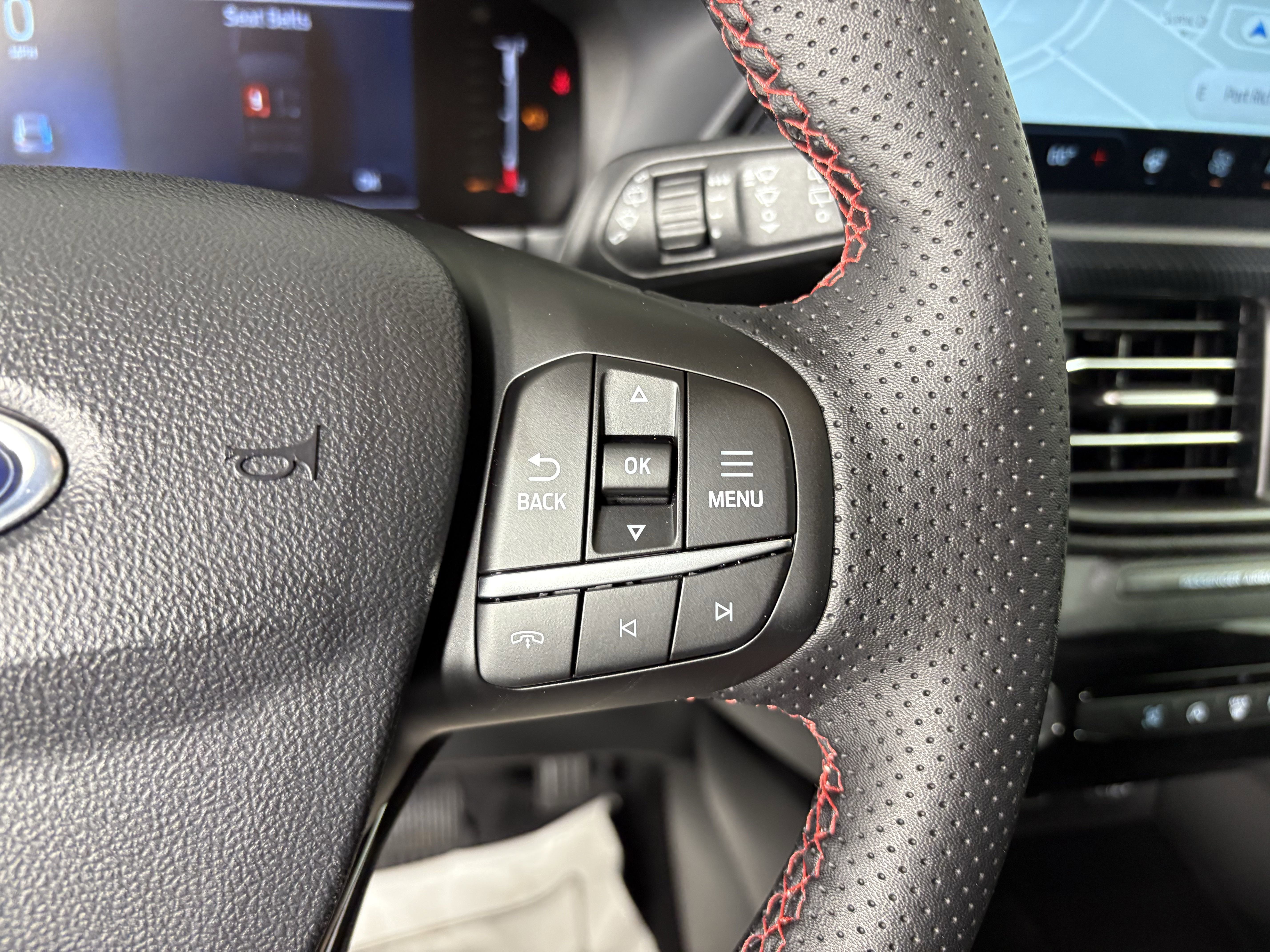 2025 Ford Escape ST-Line Select - Photo 29