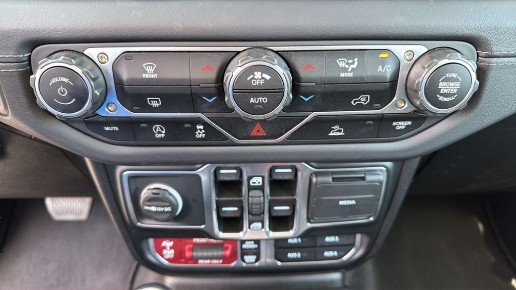Used 2025 White Jeep Rubicon image 19