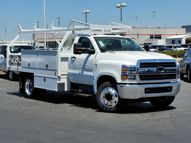2023 Chevrolet Silverado 5500 HD Work Truck