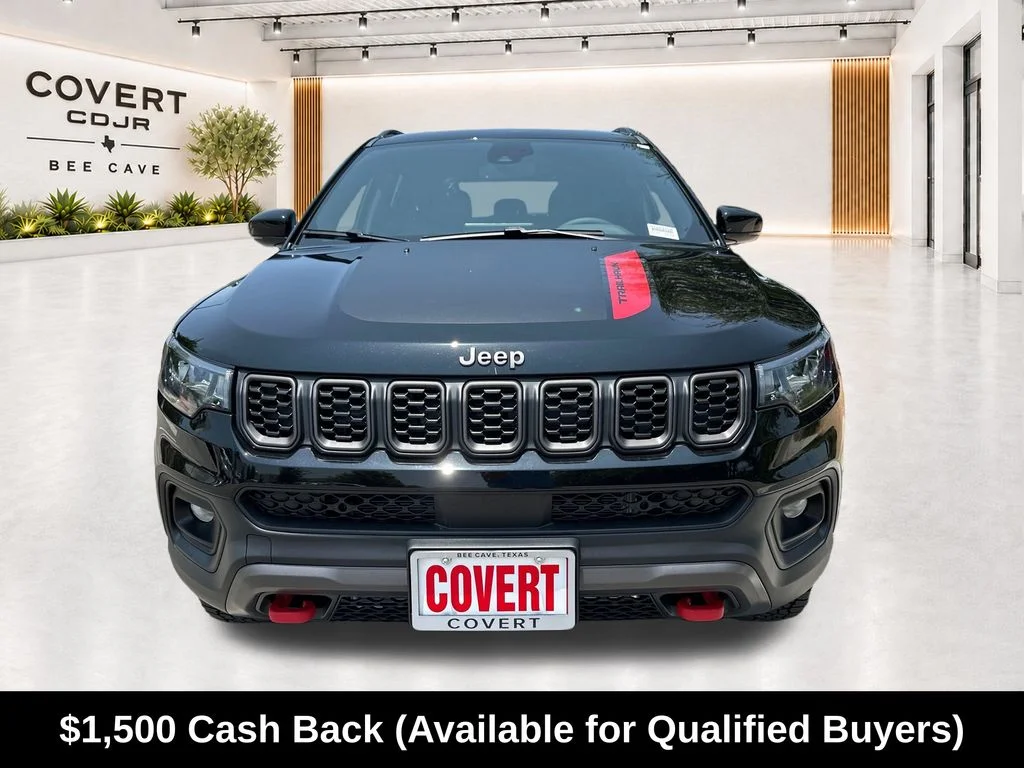 New 2026 Diamond Black Crystal Pearl-Coat Exterior Paint Jeep Trailhawk image 3