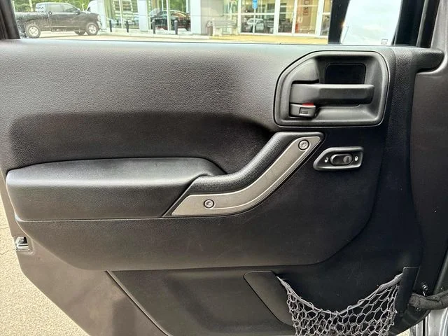 Used 2014 Gray Jeep Sport image 17