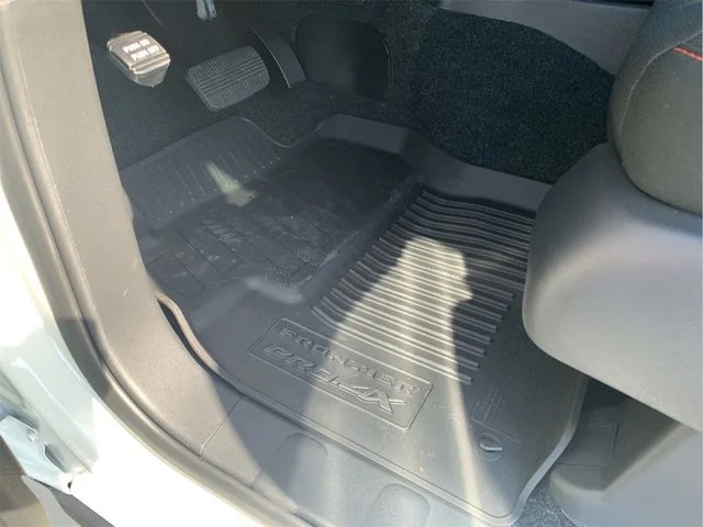 2026 Nissan Frontier PRO-4X - Photo 14