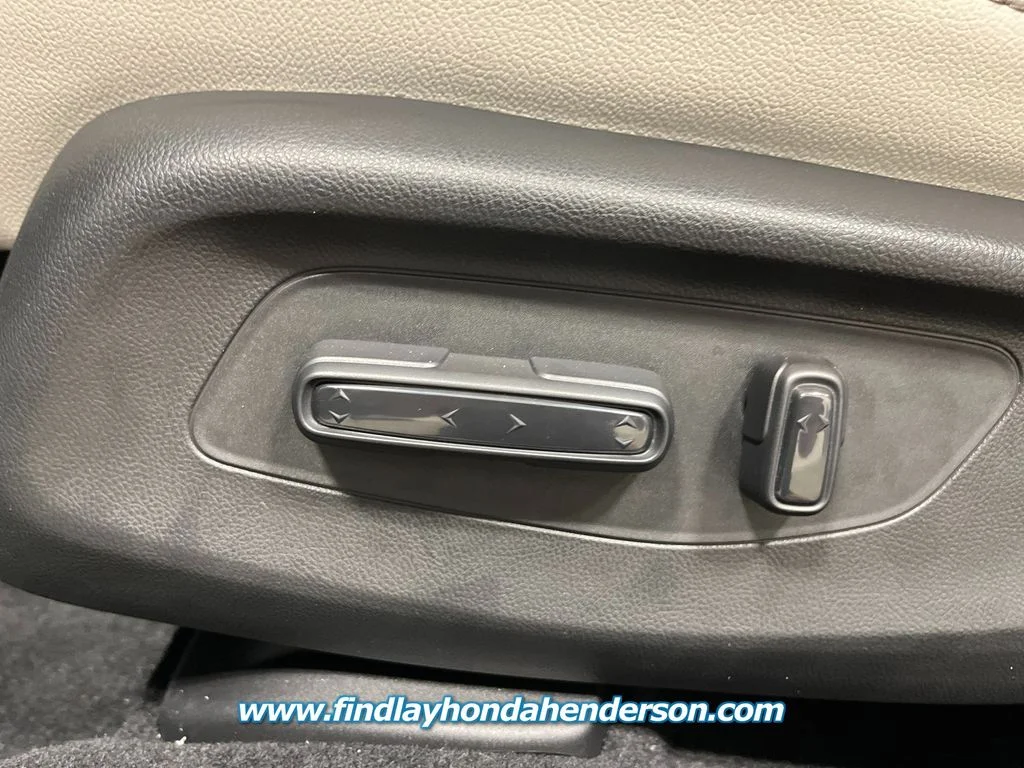 New 2027 Solar Silver Metallic Honda EX-L image 14