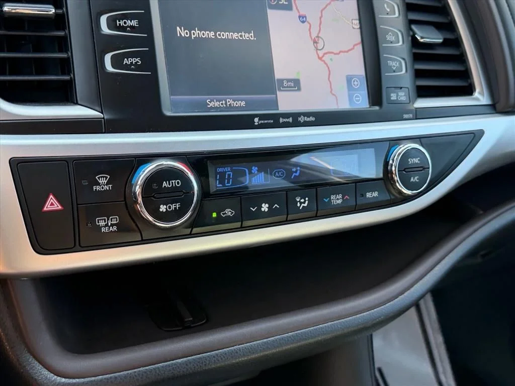 Used 2017 Black Toyota XLE image 21