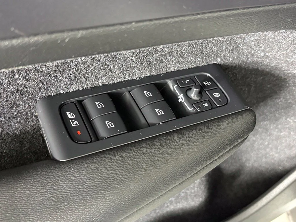 Used 2020 White Volvo T5 Inscription image 14