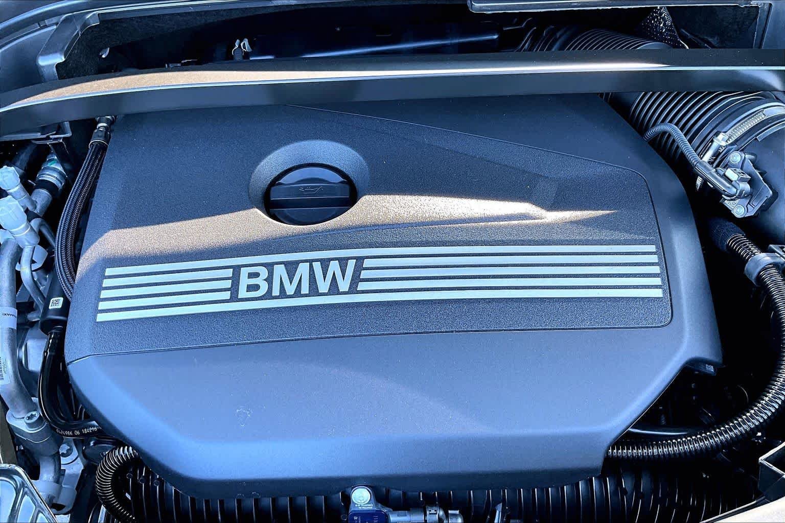 New 2027 Black Sapphire Metallic BMW xDrive28i image 17