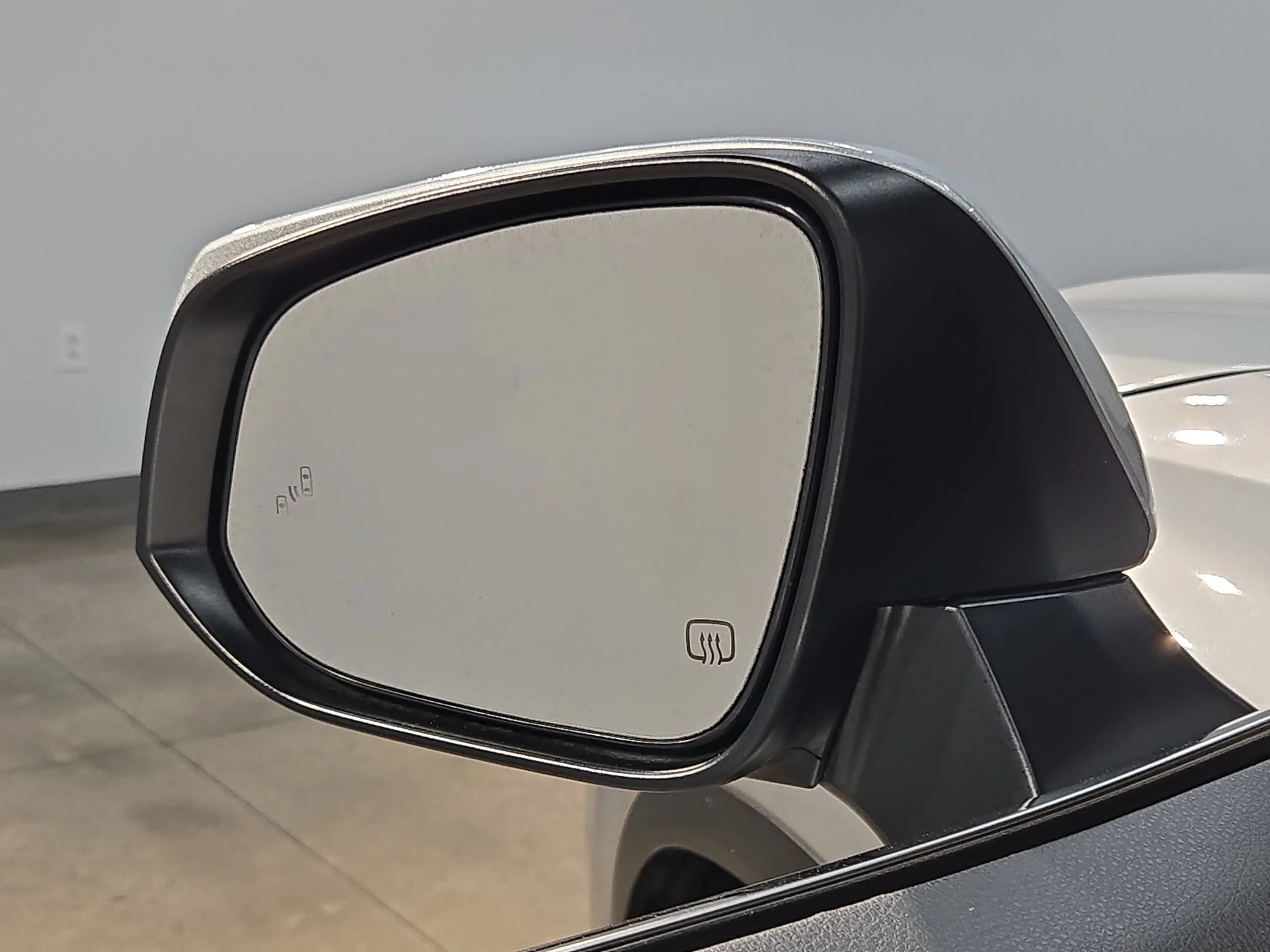 Used 2022 Celestial Silver Metallic Toyota XLE image 22
