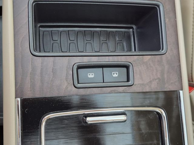 Used 2020 Black Metallic Lincoln Grand Touring image 24