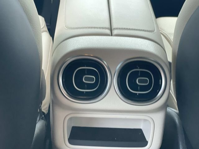 Used 2025 White Mercedes-Benz GLC 300 image 12