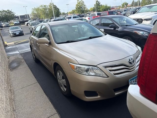 Used 2010  Toyota LE image 1