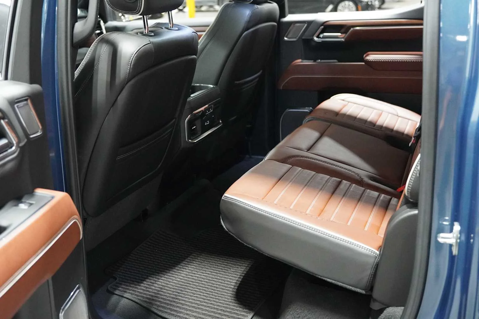 Used 2024 Downpour Metallic GMC Denali Ultimate image 22