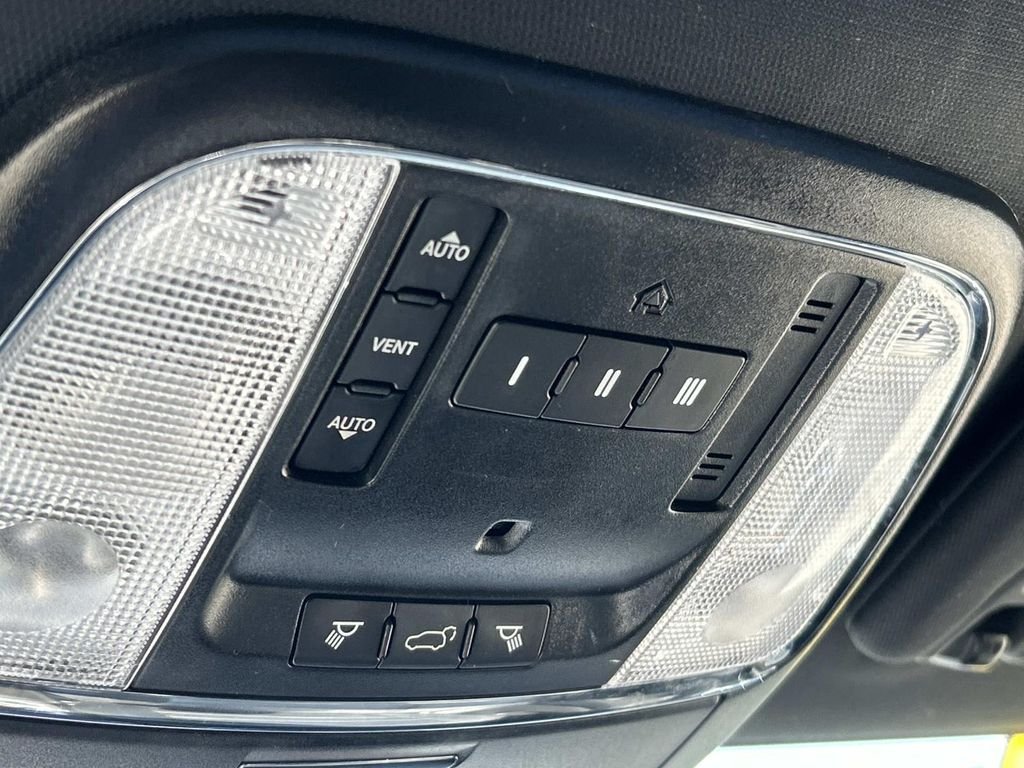 Used 2019 White Jeep Limited image 30