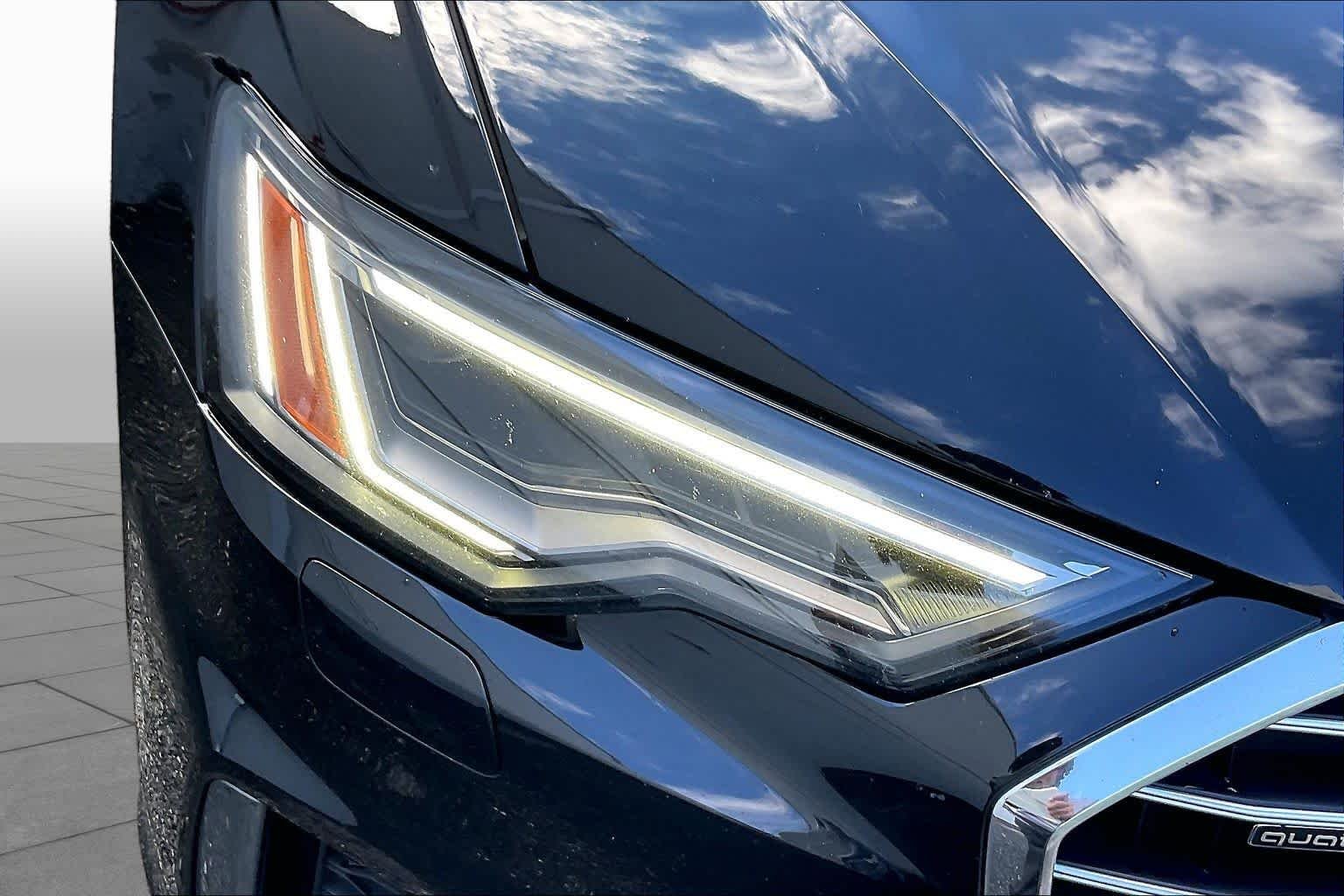 Used 2019 Mythos Black Metallic Audi Premium Plus image 28
