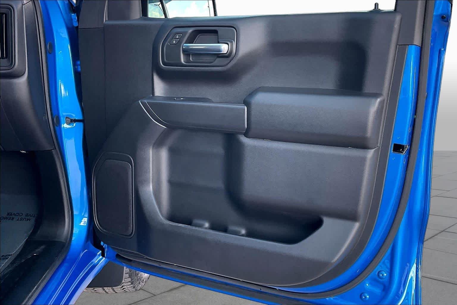 Used 2025 Riptide Blue Metallic Chevrolet Custom image 22