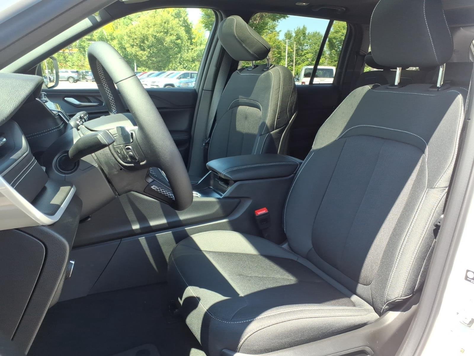 Used 2026 Bright White Clearcoat Jeep Laredo X image 18