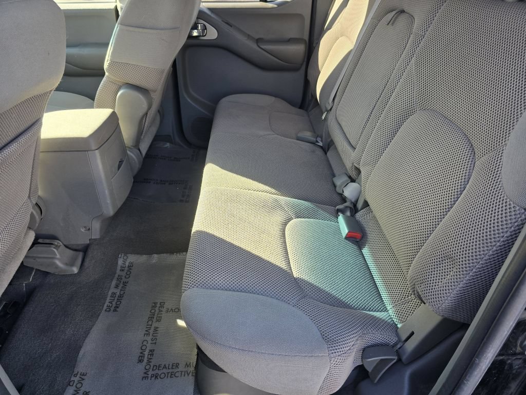 Used 2007 Super Black Nissan SE image 28