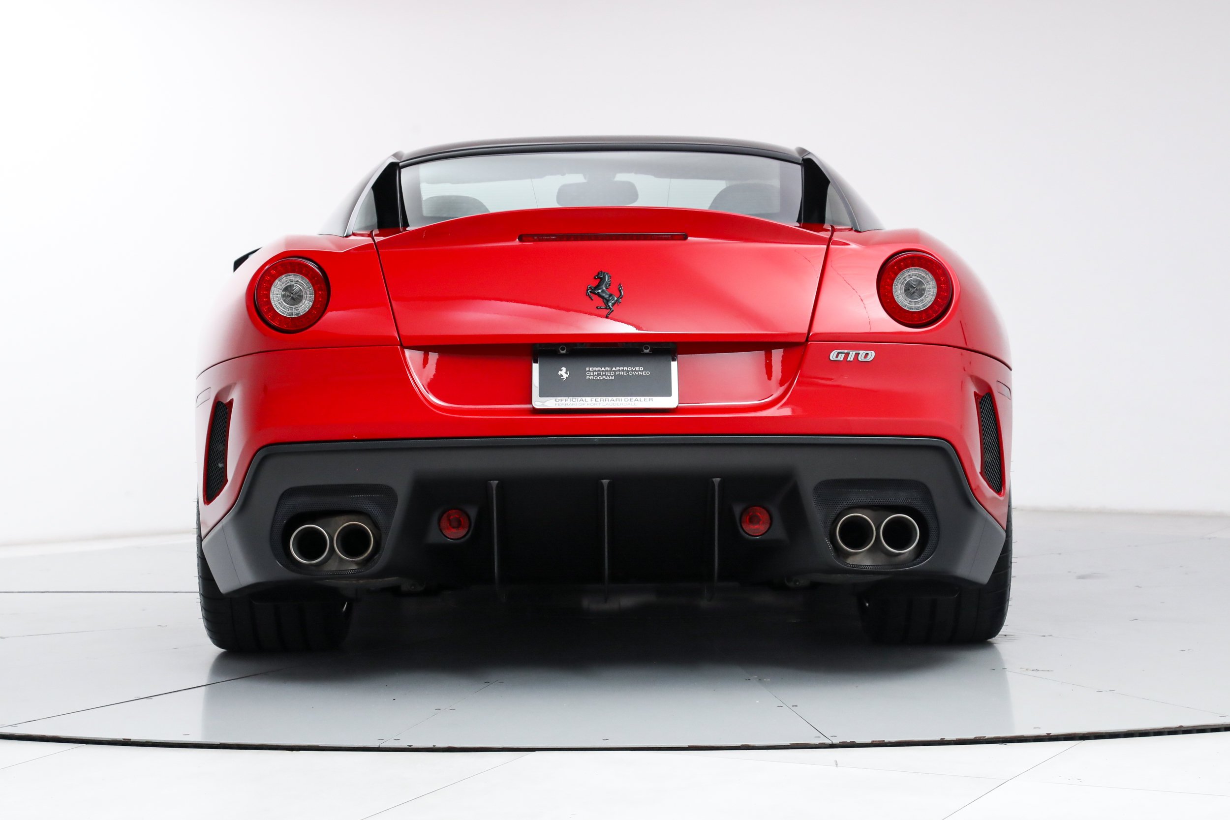 Used 2011 Red Ferrari  image 8