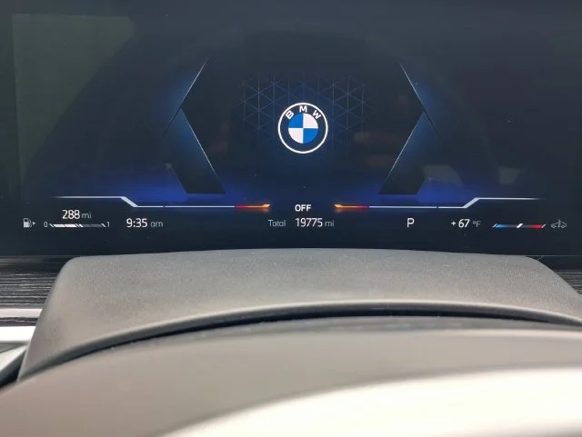 Used 2025 Gray BMW xDrive40i image 18