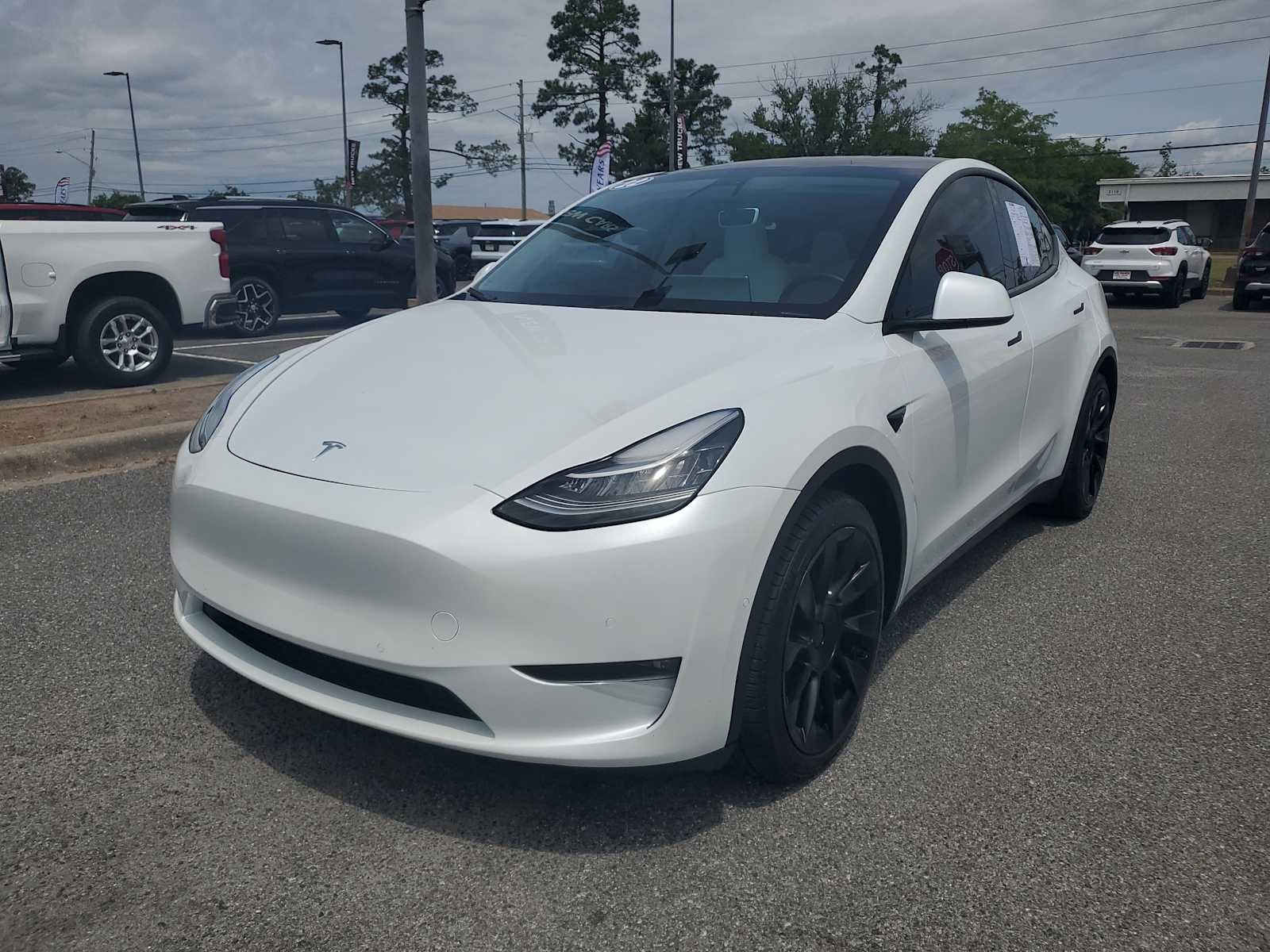 2022 Tesla Model Y Long Range Dual Motor All-Wheel Drive's photo