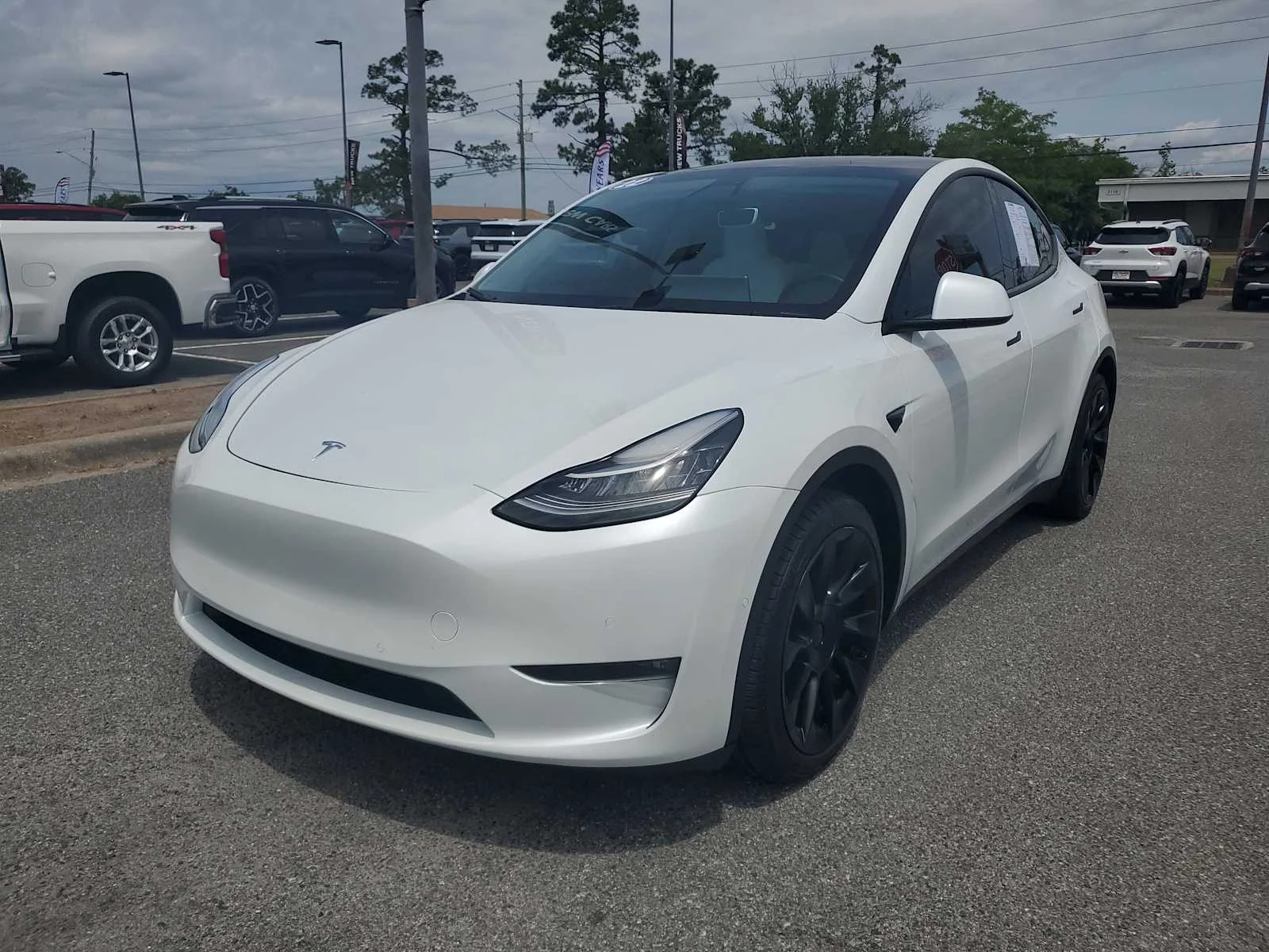 2022 Tesla Model Y Long Range Dual Motor All-Wheel Drive's photo