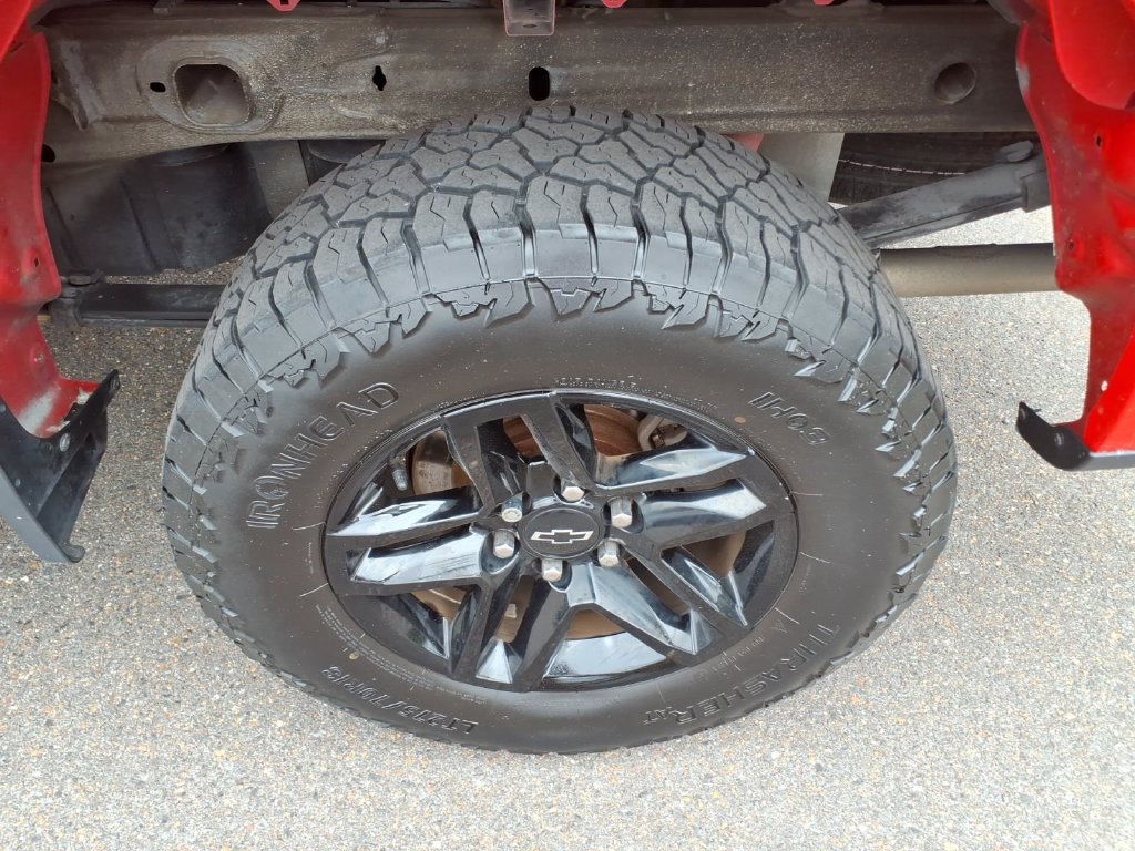 Used 2021 Red Chevrolet Custom Trail Boss image 9