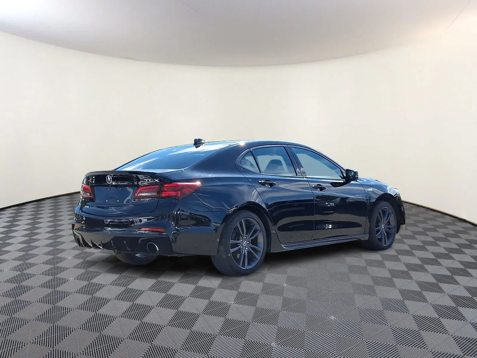 Used 2018 Black Acura  image 5