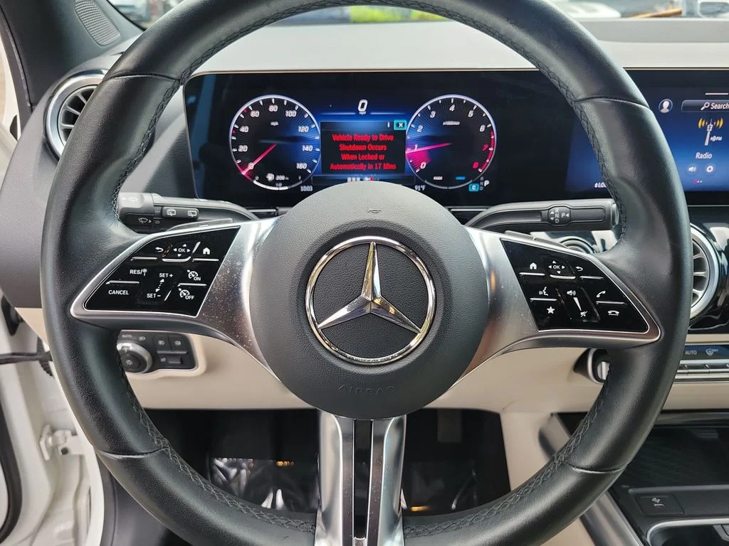 Used 2025 White Mercedes-Benz GLA 250 image 25