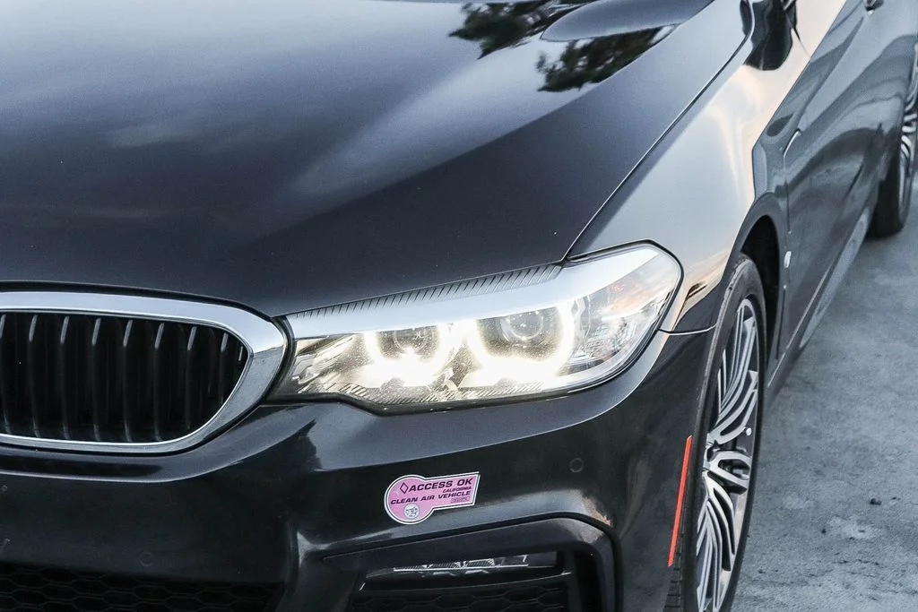 Used 2020 Black BMW 530e iPerformance image 5