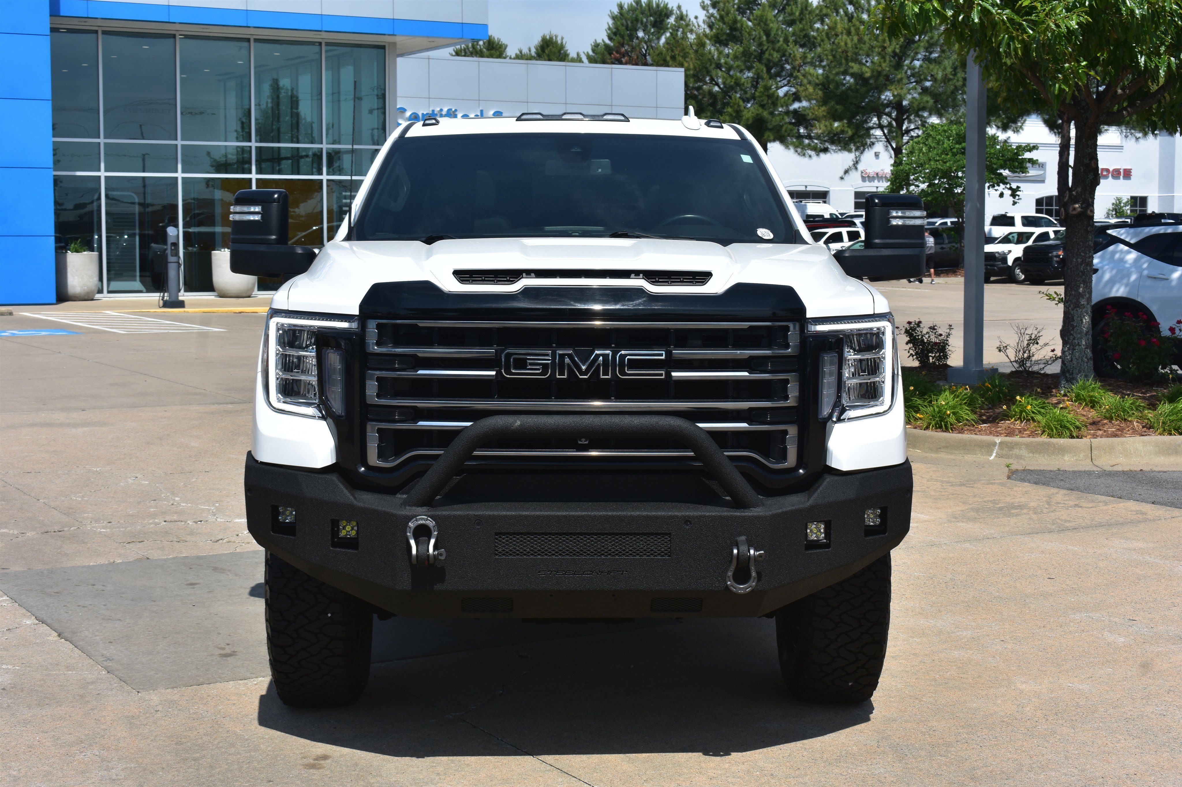 Used 2022 GMC Sierra 2500HD AT4 with VIN 1GT49PE72NF282037 for sale in Little Rock