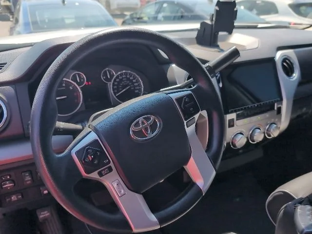 Used 2016 White Toyota SR5 image 8