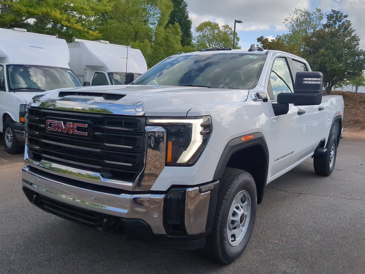 New 2026 Summit White GMC Pro image 4