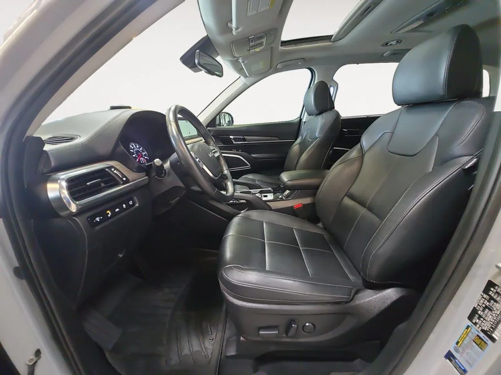 Used 2022 Gray Kia EX image 10