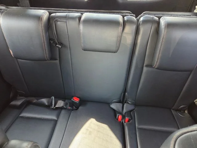 Used 2017 Silver Toyota XLE image 9