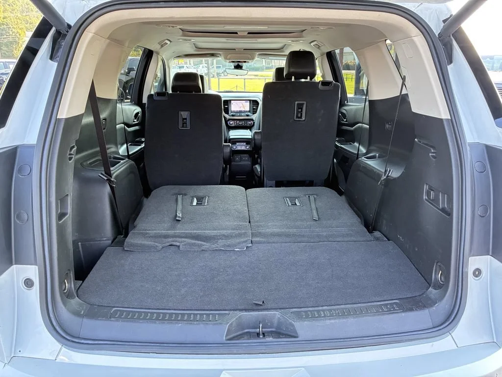 Used 2023 WHITE FROST TRICOAT GMC Denali image 20