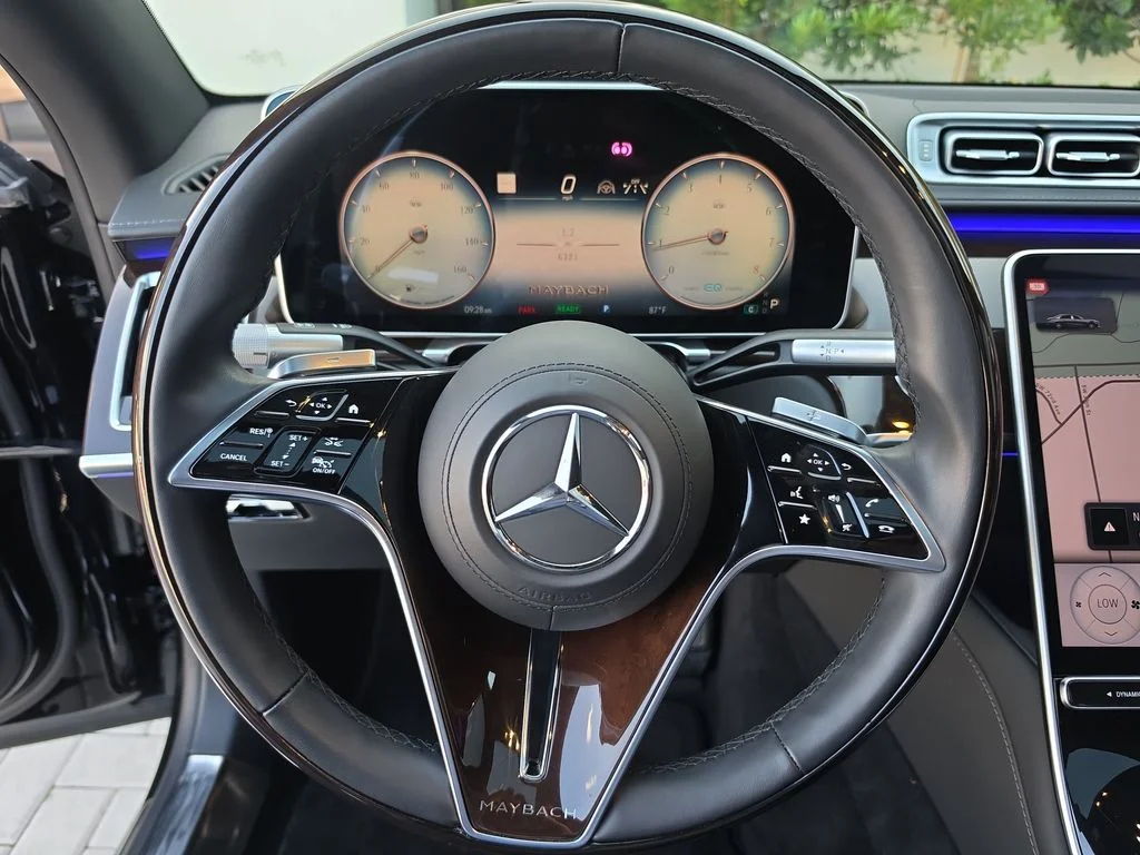 Used 2021 Black Mercedes-Benz Maybach S 580 image 31